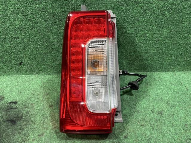 ♦︎ダイハツ　タントLA600S左純正テールランプ♦︎点灯確認済み♦︎良品♦︎ ♦︎ダイハツ タントLA600S左純正テール ♦︎点灯確認済み