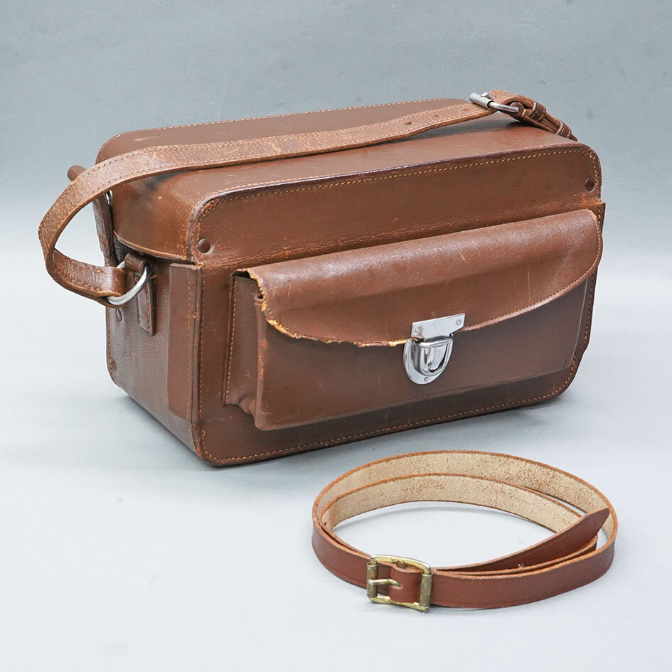 新品 イタリア製本革 カメラケース LEICA ライカ 初期M3用 緑 イタリア製本革 カメラケース LEICA ライカ 初期M3用 緑 Leica