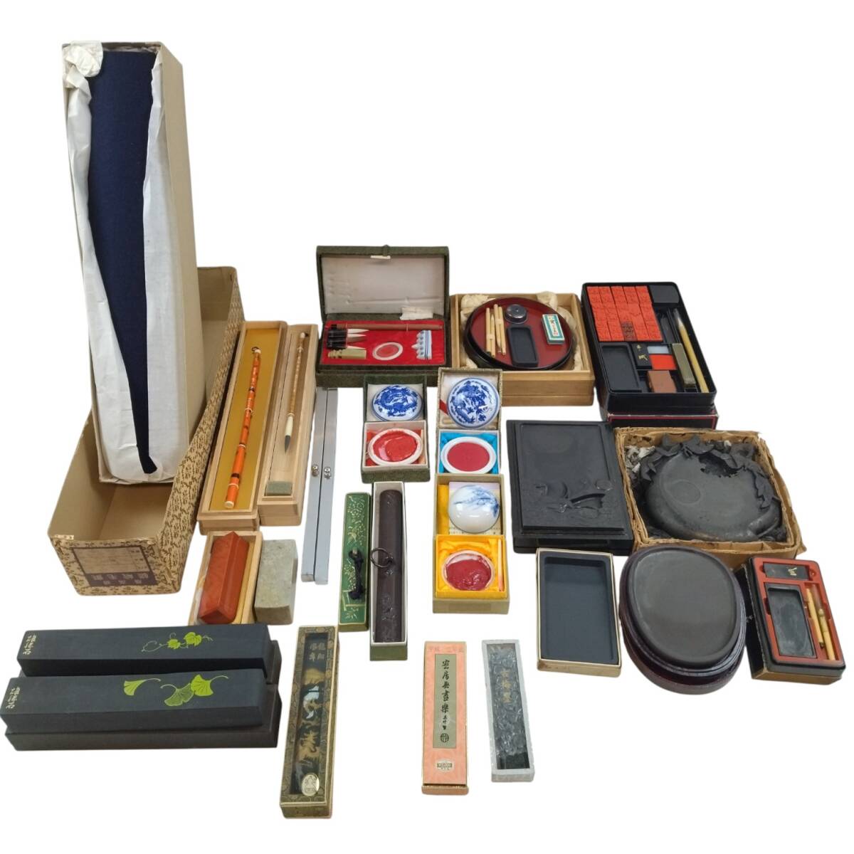 書道具　墨　未使用＆使用済いろいろ 香華 仮名用油煙 120cc 呉竹 - 書道用品、墨、墨液、紙、筆を卸