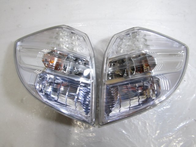 ホンダフィット DAA-GP1 テール ランプ ライト 左右セット ホンダフィット DAA-GP1 テール ランプ ライト 左右セット