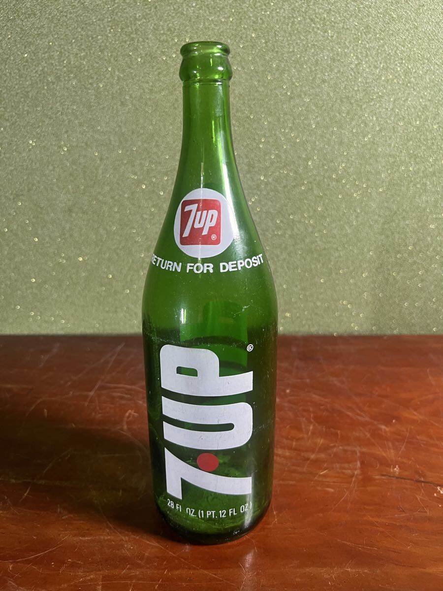 レトロ 7UP ボトル 立体木製 ディスプレイ item_20241117_160032_414_L.jpg