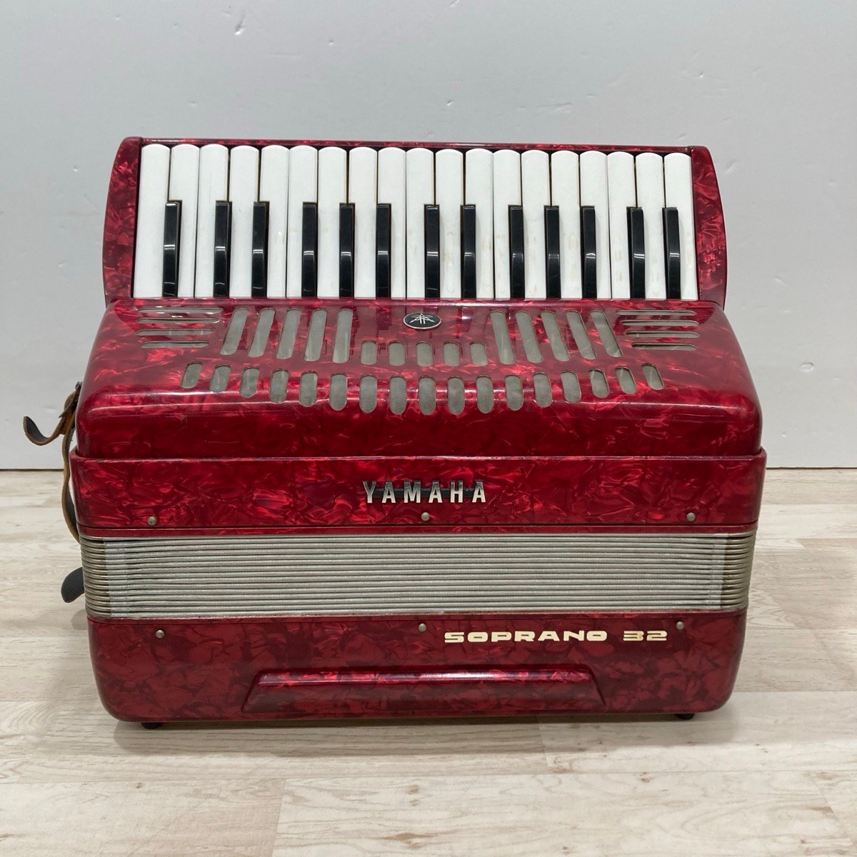 ヤマハ　アコーディオン　赤　ケース付き　動作未確認　ジャンク ヤマハ アコーディオン 赤 ケース付き 動作未確認 ジャンク