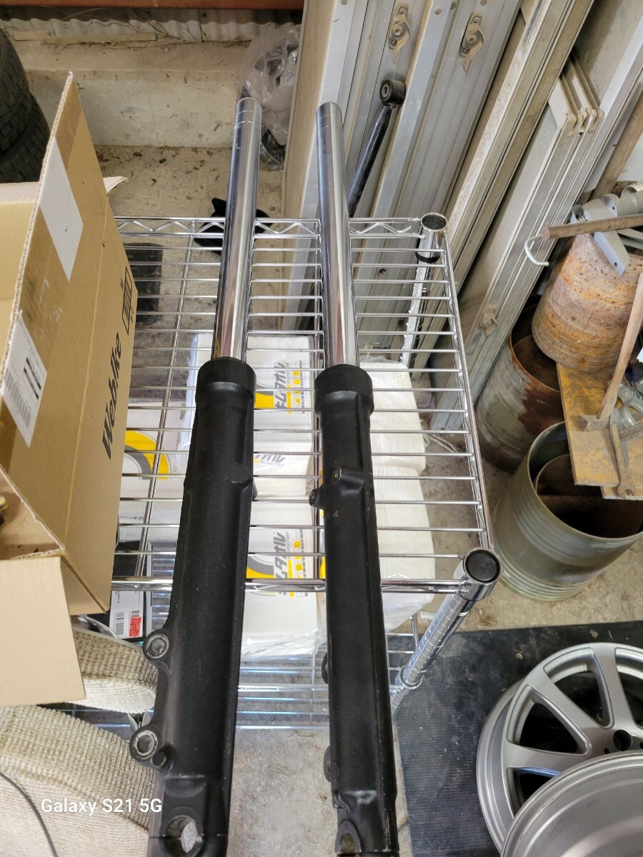 N*様 CB750F FA 純正 フロントフォーク RC04 FZ 絶版 美品 N*様 CB750F FA 純正 フロントフォーク RC04 FZ 絶版 美品