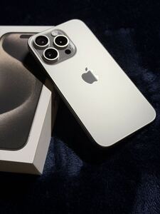 美品 iPhone 15 Pro 256GB SIMフリー ナチュラルチタニウム