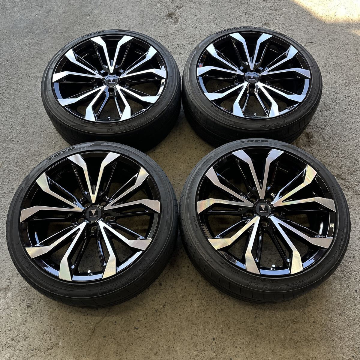 Nishidaさん専用出品 アルヴェル モデリスタ ホイールタイヤセット4本 Nishidaさん専用出品 アルヴェル モデリスタ ホイールタイヤ