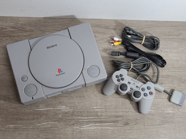 ♦︎貴重な未使用品♦︎ ソニー　プレイステーション　SCPH-7500 プレステ 超美品 激レア完品 色あせなし PlayStation SCPH-7500