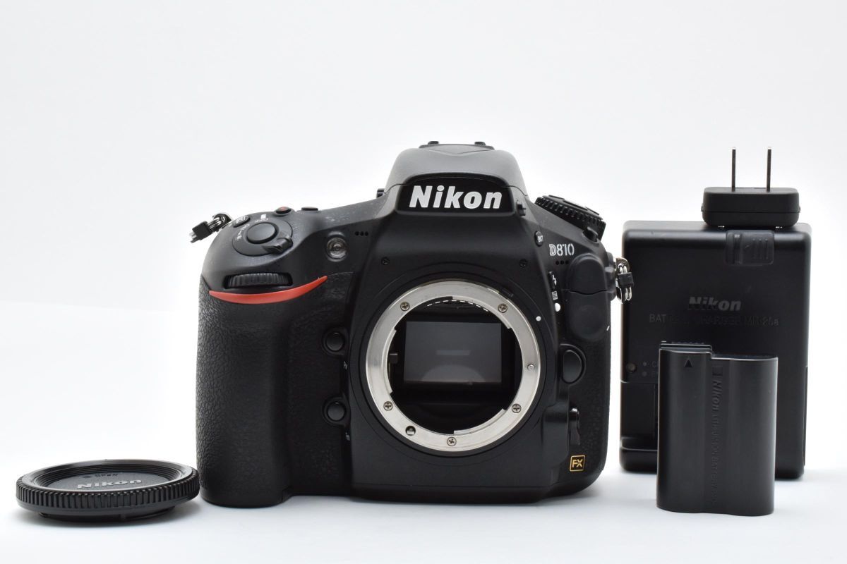 美品　極少813ショット Nikon D810 本体　付属品リコモン付き 美品 極少813ショット Nikon D810 本体 付属品リコモン付き 美品