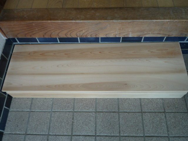 高級品　玄関付け床　踏み台　国産檜無垢縁甲板使用　幅約９０ｃｍ　奥行３０ｃｍ高さ