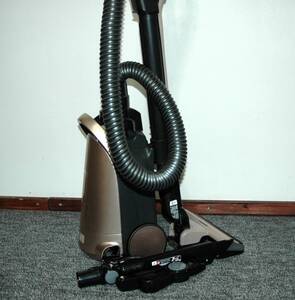 日立 紙パック式 電気掃除機 CV-PE700 2018年製 ジャンク