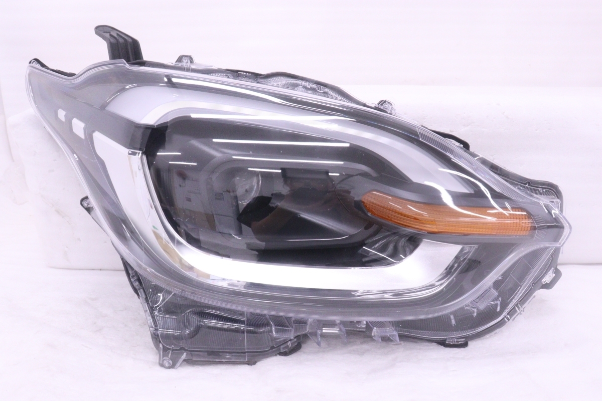 トヨタ シエンタ ヘッドライト / 右　ジャンク 訳あり トヨタ シエンタ ヘッドライト / 右 ジャンク 訳あり - メルカリ