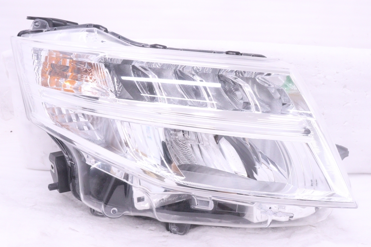 ルーミー右ヘッドライト❎️TTE❎️ ルーミー DBA-M900A 右 ヘッド ランプ ライト W3918 前期 LED