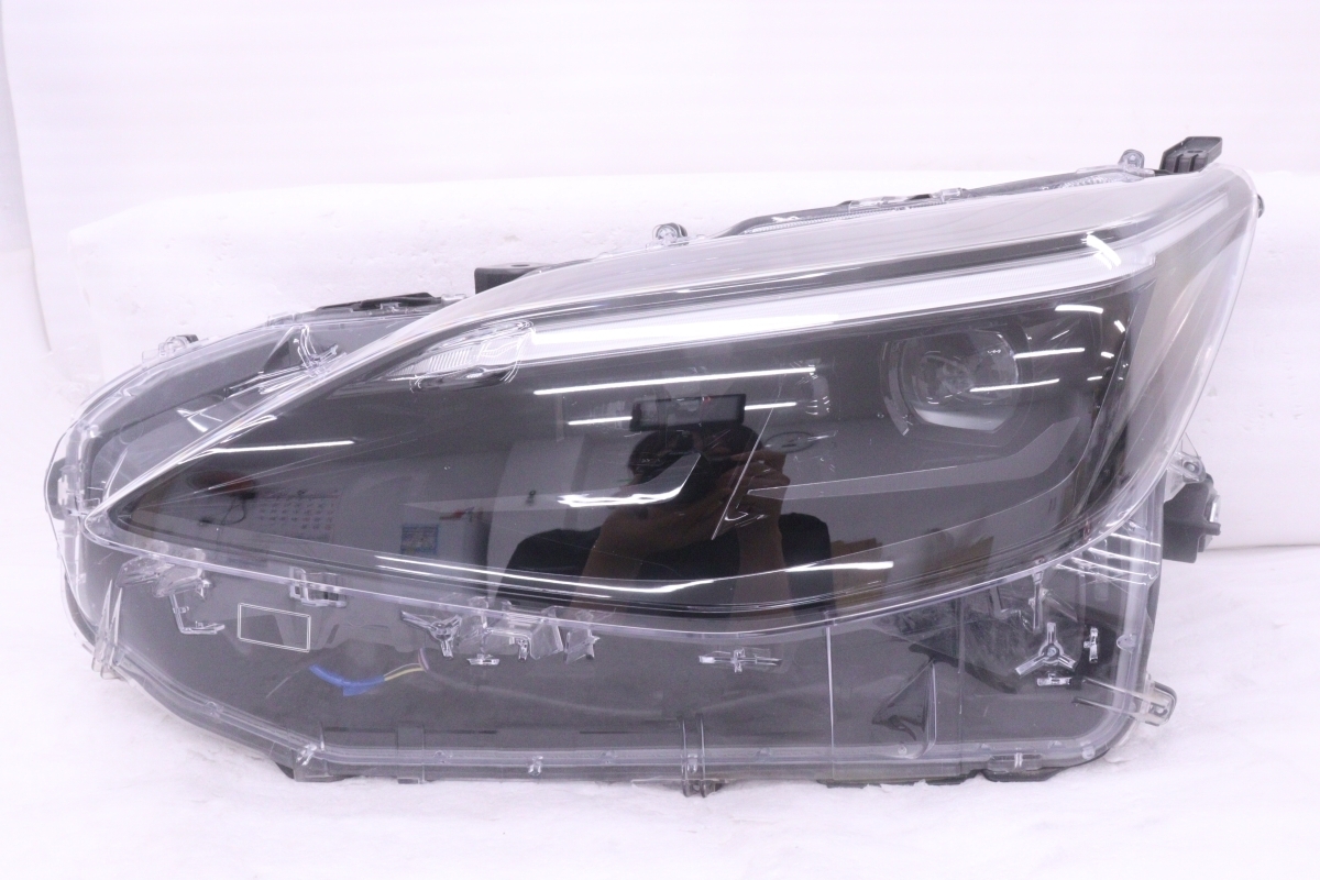 ヤリスクロス　左LEDヘッドライト YOURS トヨタ ヤリスクロス 純正ポジション・カラーデイライト化