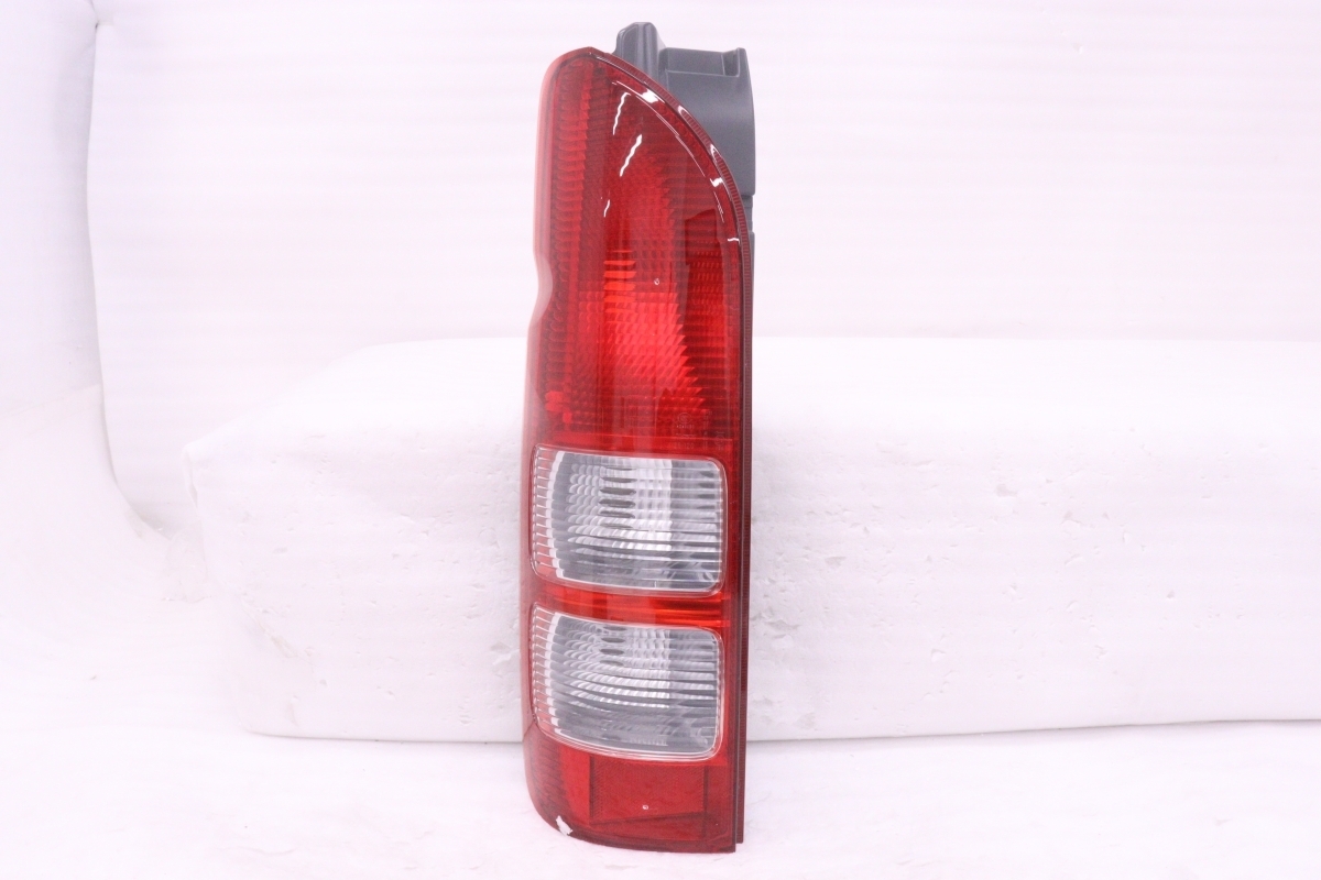 美品　ハイエース　２００系　テールライト 　左用 2025年最新】Yahoo!オークション -ハイエース 200系