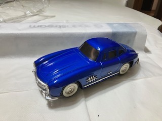ベンツ　ブリキ　ミニカー Amazon.co.jp: イチコー/乗用玩具/ブリキ/レトロ/ベンツ