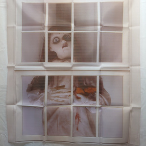 お化け屋敷 ハロウィン 文化祭 学園祭 飾り 恐怖の眼差し こっち見てるよ 恐子さん 壁掛け カーテン ハロウィーン ホラーグッズ 見つめる女