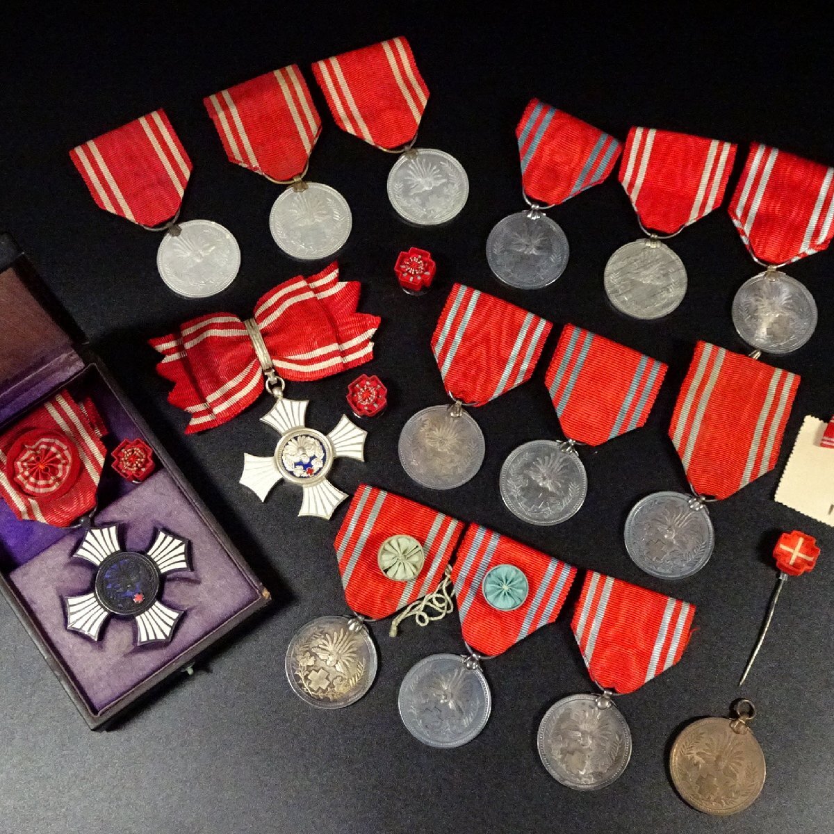 Yahoo!オークション -「特別社員章」の落札相場・落札価格