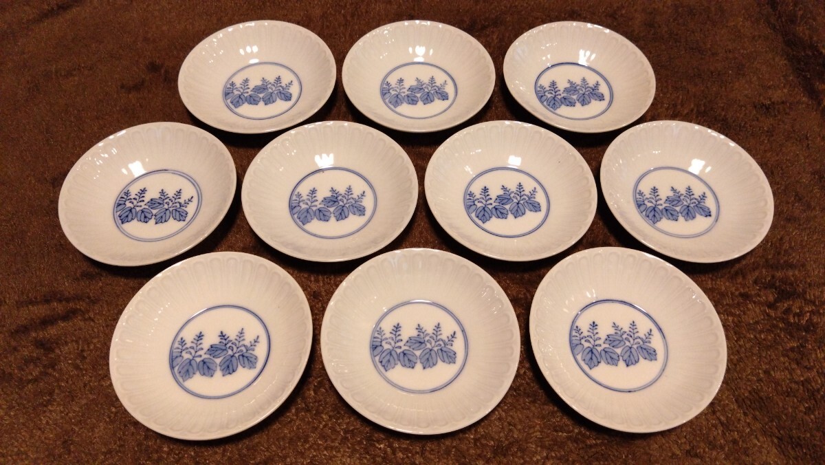 大聖寺伊万里　古伊万里　伊万里　豆皿　菓子皿　蔵出し　５客 大聖寺伊万里 金襴手 更紗花文 菊形豆皿 明治時代 E106B | iichi