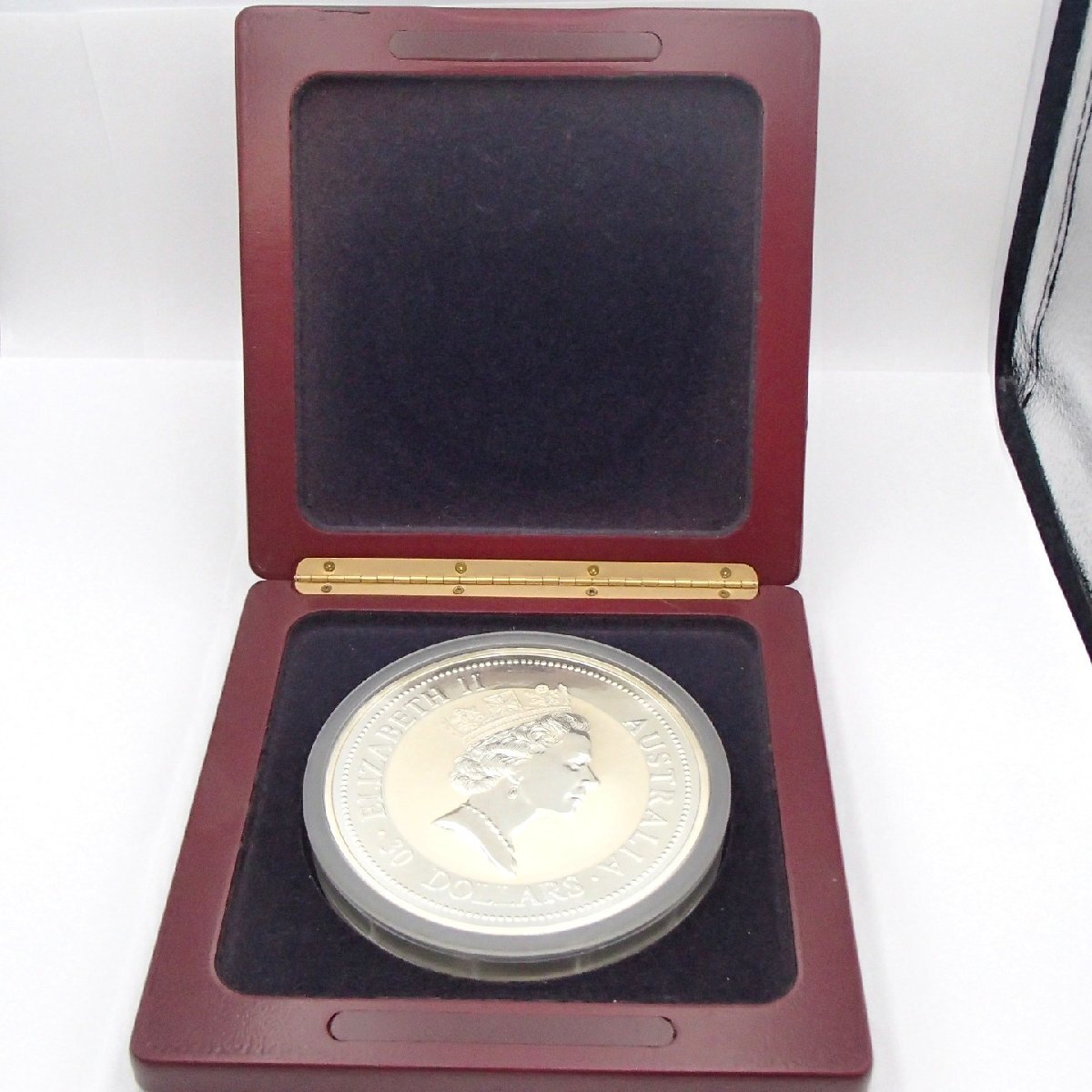 エリザベス2世　生誕95年記念銀貨　PCGS準最高鑑定品 エリザベス2世 生誕95年記念銀貨 PCGS準最高鑑定品 - メルカリ
