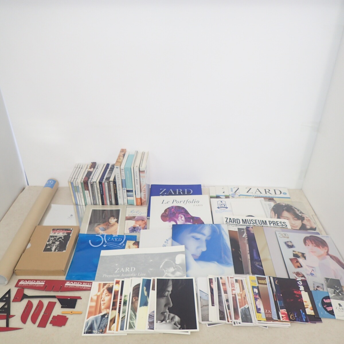 ZARD ポスター5枚　+ ステッカー1枚　セット ZARD ポスター5枚 + ステッカー1枚 セット Yahoo!オークション