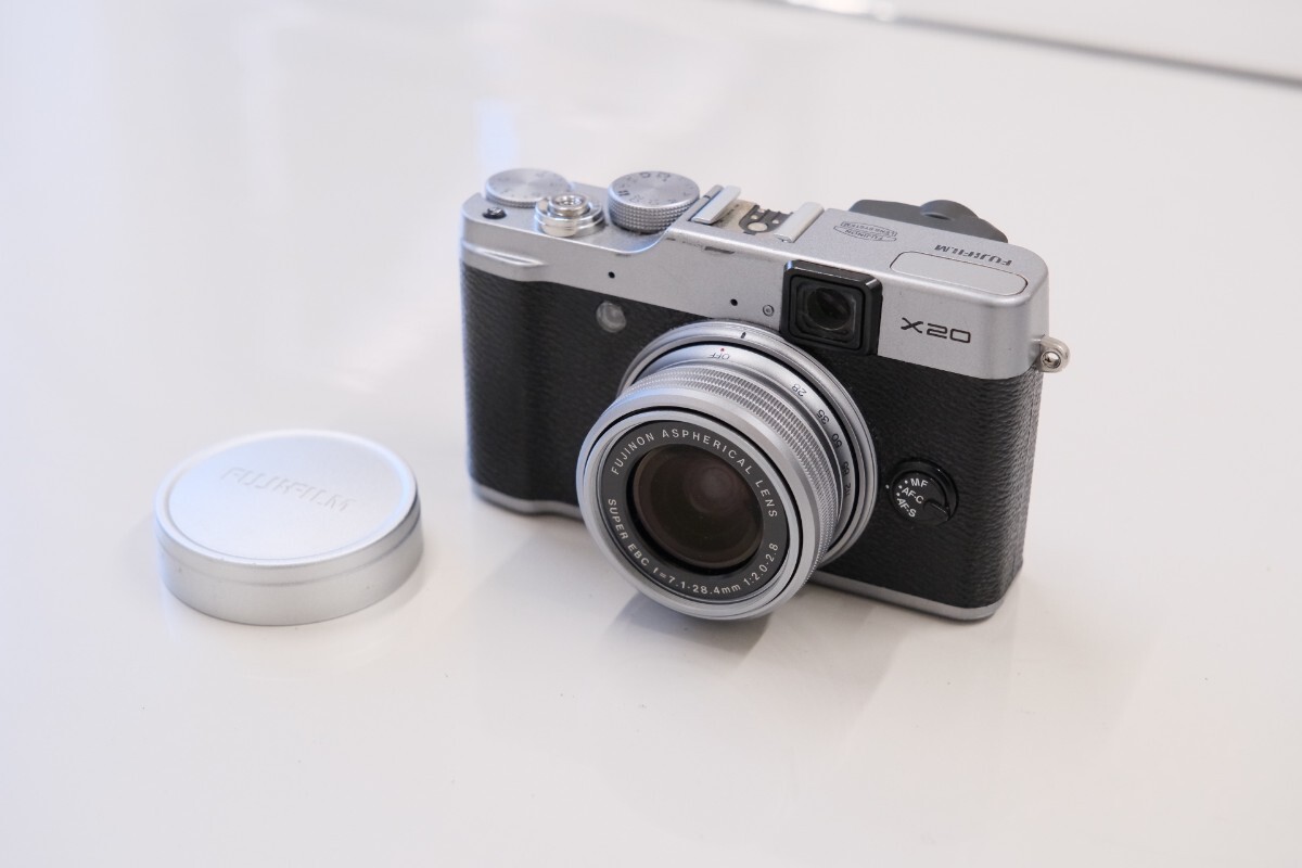 富士フイルム - FUJIFILM X-20 （ジャンク品） Fujifilm x20 富士フイルム 通電のみ ジャンク - メルカリ