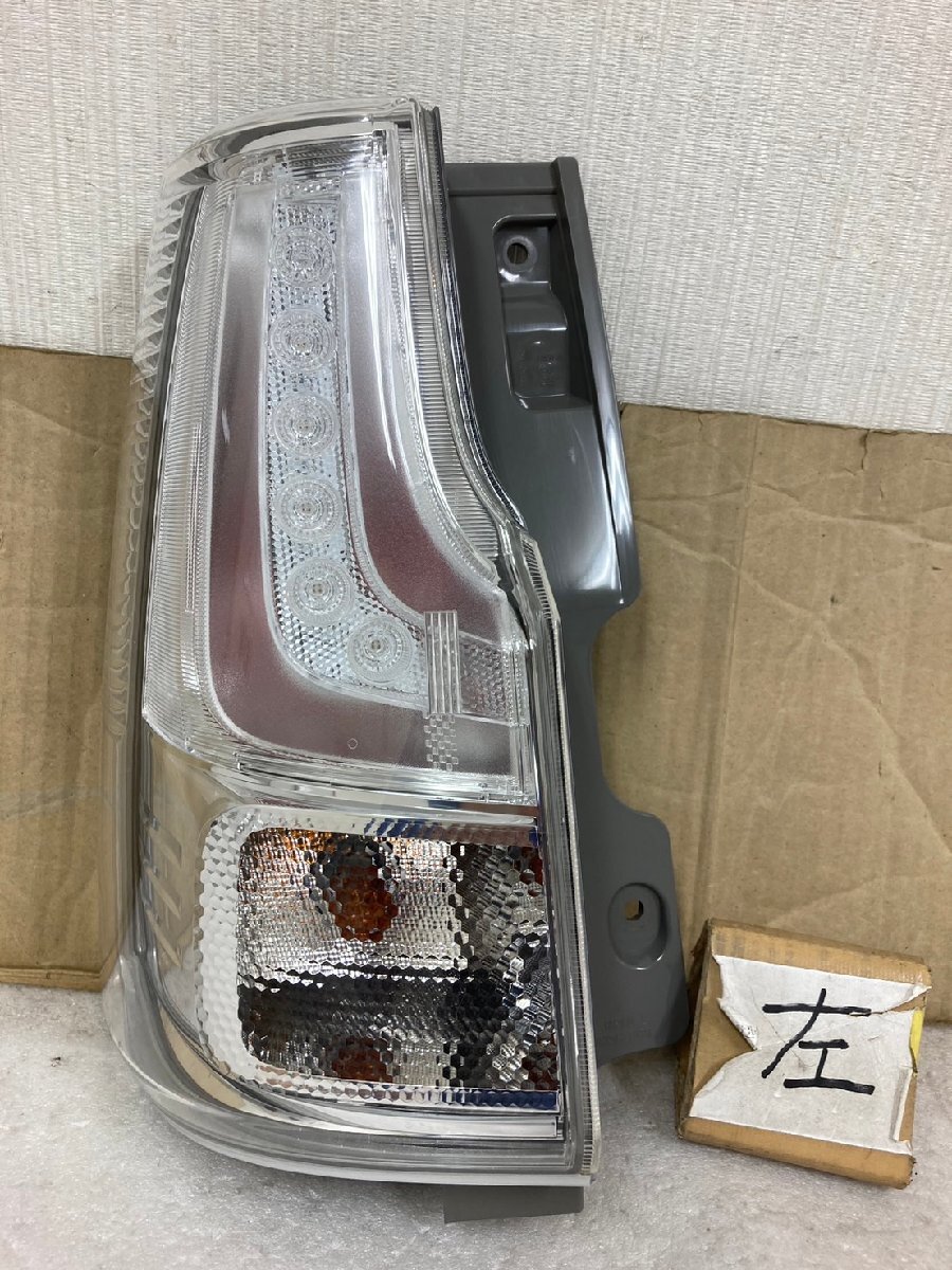 1X-965★美品★後期 MA36S ソリオ★左右テールライト ガーニッシュ CVT Iバンディット ICHIKOH D180 83940-57S20 MA26S MA46S★スズキ (UK) と*し様 ソリオ バンディット MA36S 純正 テールランプ 4P美品送