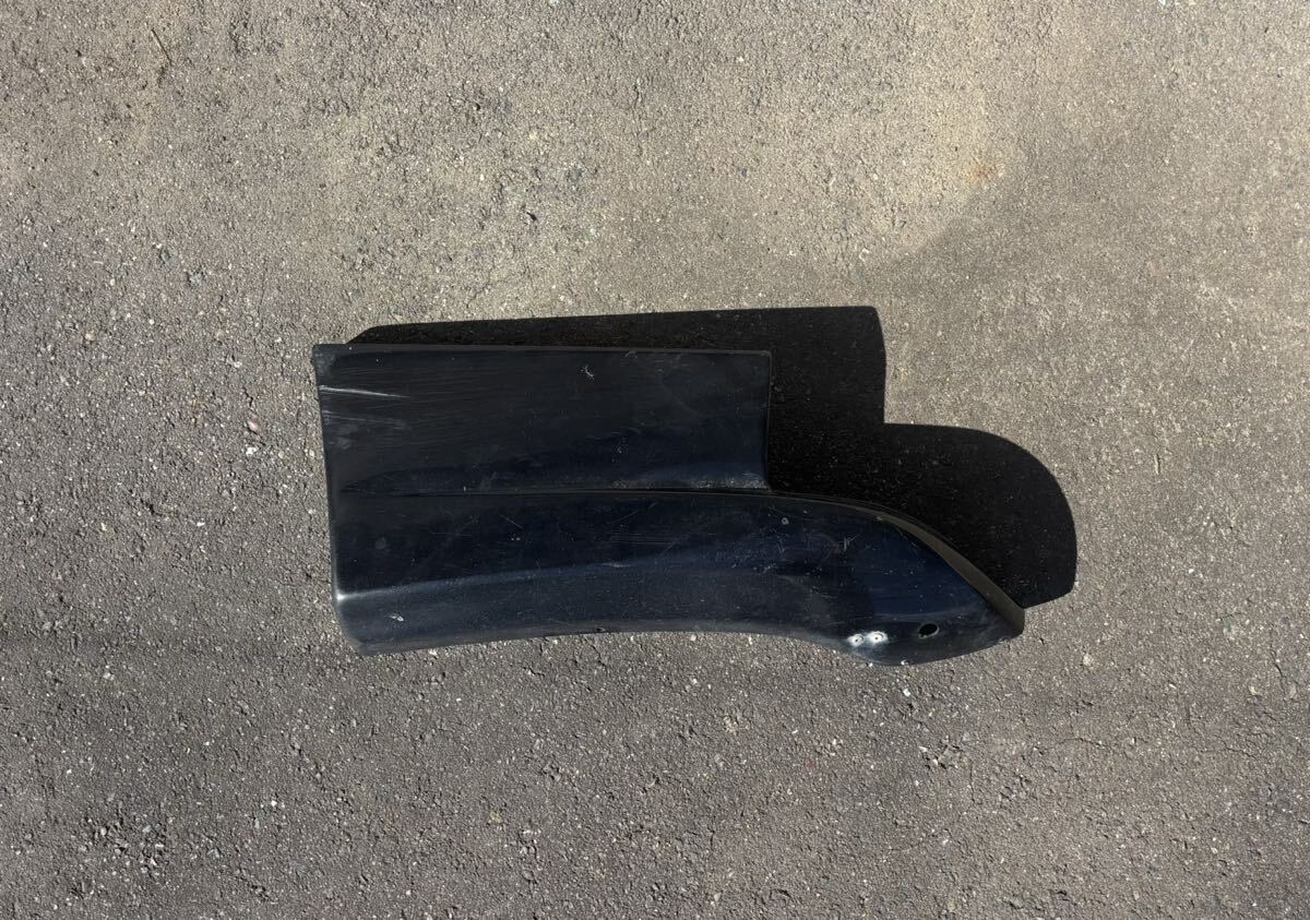 180sx 後期　純正　リアアンダースポイラー　助手席側　傷　ヒビ　カケ　リベット外れ有り　補修ベース　　 日産純正 RPS13 180SX 後期 リア アンダースポイラー 左側 助手席側
