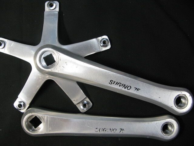 スギノ（SUGINO）75カーボン・ハニカム・コア・ディスク53T中古品 スギノ（SUGINO）75カーボン・ハニカム・コア・ディスク53T中古