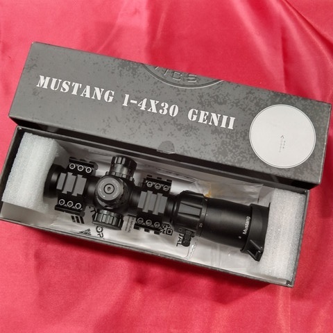 ベクターオプティクス　マスタング　1-4×30 中古美品 Amazon.co.jp: ベクターオプティクス ライフルスコープ Mustang