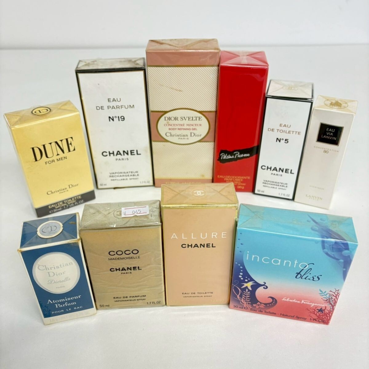 未使用CHANEL香水 N°19 14ml2本 7.5ml4本セット 未使用CHANEL香水 N°19 14ml2本 7.5ml4本セット Amazon.co.jp: