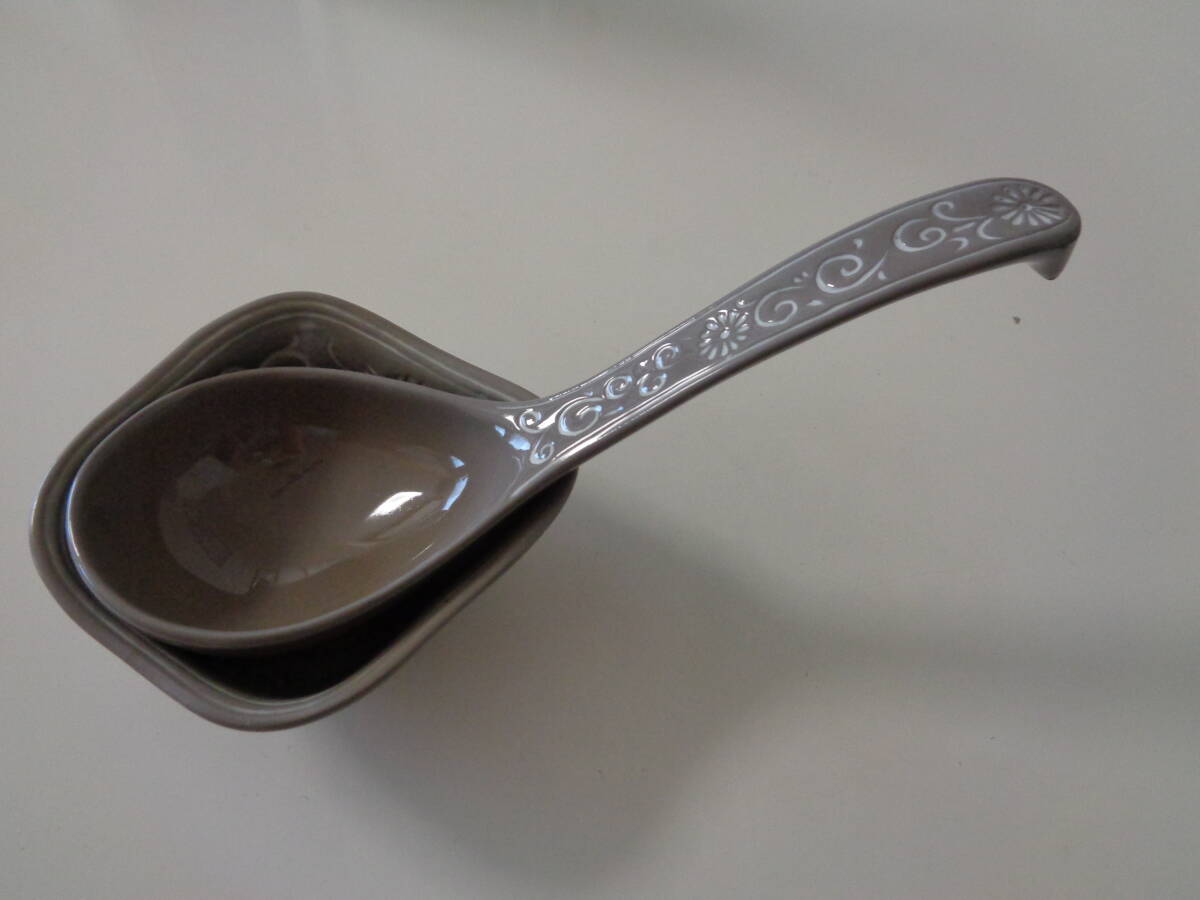 ＊　三島　鍋物用　れんげ　大きいレンゲ　レンゲ受け　薬味入れ　お玉たて　土鍋　耐