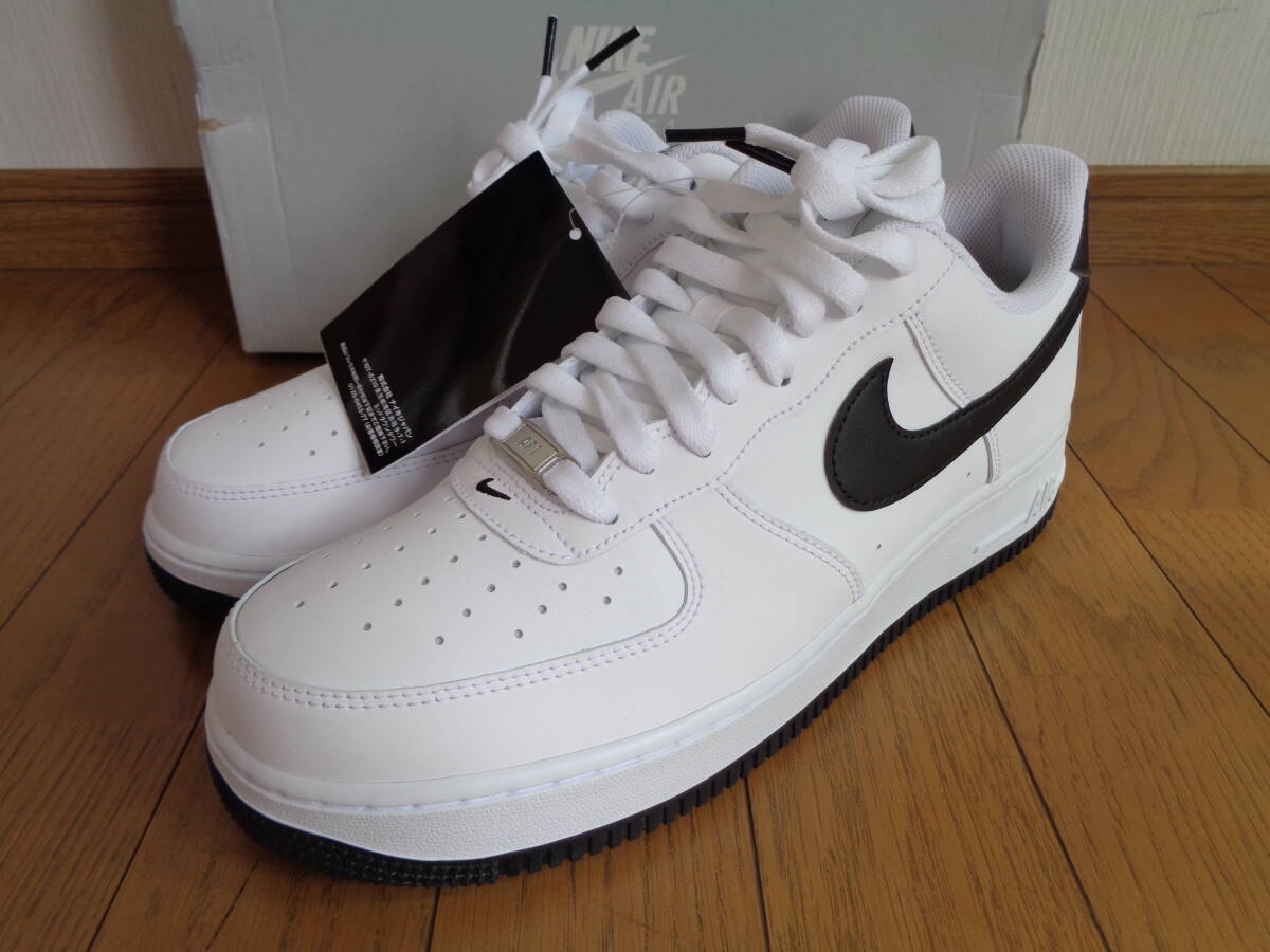 新品　未使用　NIKE エアフォース1 スニーカー　ホワイト 新品未使用 ナイキ NIKE AIR FORCE1 07 エアフォース ホワイト