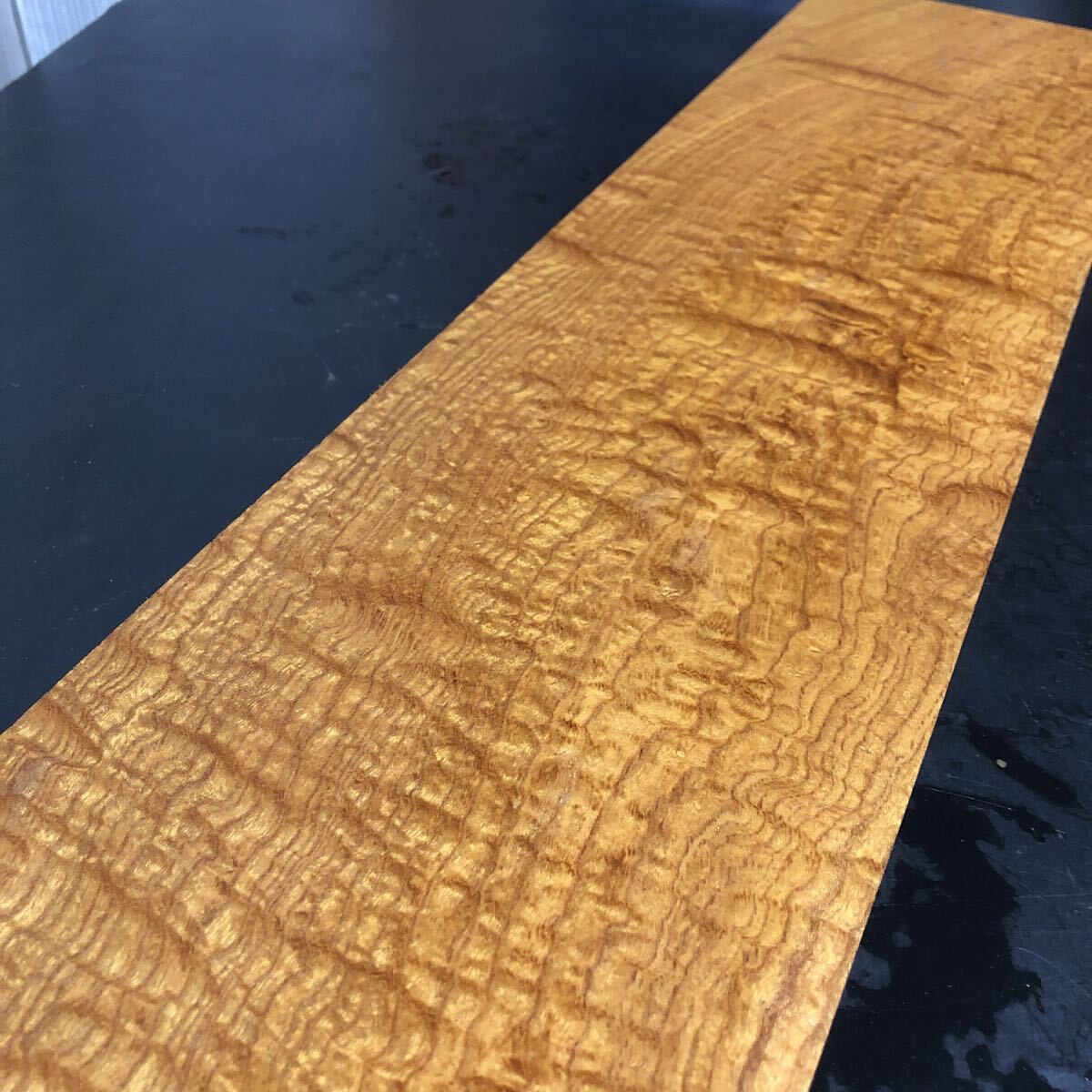 [[即購入OK] ケヤキ玉杢の一輪挿し　無垢材　新品未使用 楽天市場】けやき 一枚板 角材 仕様：無垢 / 素材：欅玉杢