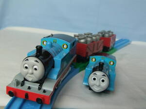 ☆【 プラレール 】 ※ レール( でこぼこガタガタレール含む 3点 )+ 1・トーマス( 2点の顔違いカバー )+ ミルク貨車( 2両 )