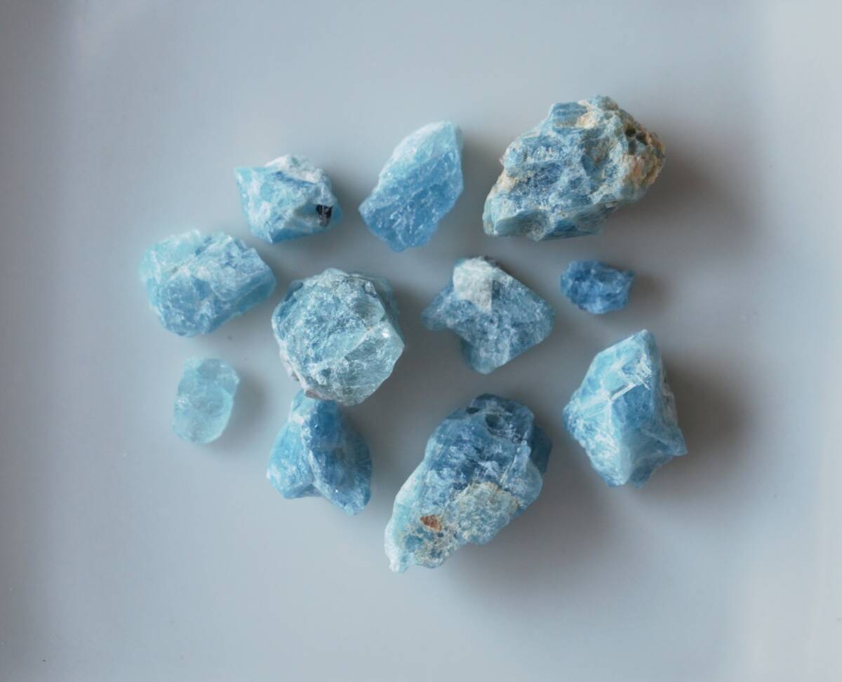 蝕像アクアマリン・バー2原石/巨大結晶/鉱物標本 蝕像アクアマリン・バー9原石/巨大結晶/鉱物標本 - メルカリ