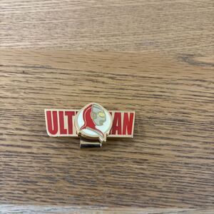 Ultraman Golf маркер мяча значок красный × белый × Gold не использовался товар включая доставку