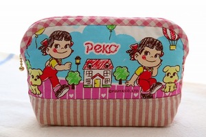 ★ペコちゃん柄のハンドメイド・大きめポーチ★