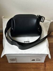 正規品 オソイ OSOI PECAN BROT ショルダーバッグ ブラック 黒 レザー シルバー金具 箱付/ボディバッグ 鞄 革 韓国ブランド ウエストバッグ