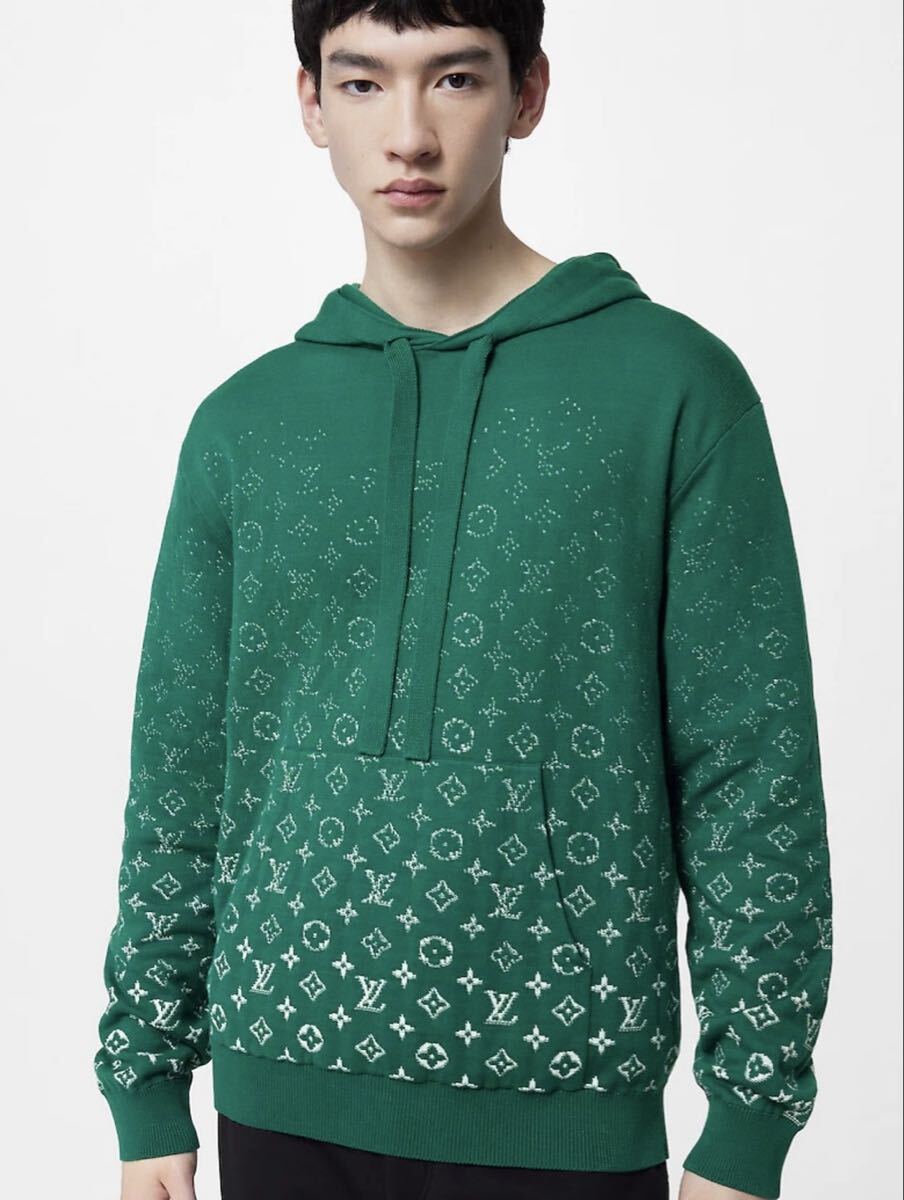 ルイヴィトン新品未使用タグ付⭐︎サイズM⭐︎グリーンパーカーLVスタンプ ルイ・ヴィトン(LOUIS VUITTON)ルイ・ヴィトン パーカー