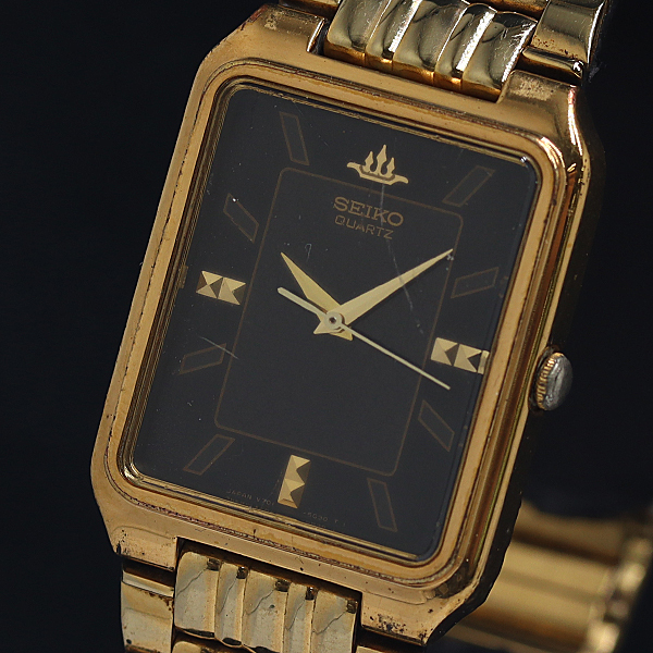 新品電池交換　稼働　腕時計　SEIKO V701-6J00 スクエア　ビンテージ 新品電池交換 稼働 腕時計 SEIKO V701-6J00 スクエア ビンテージ