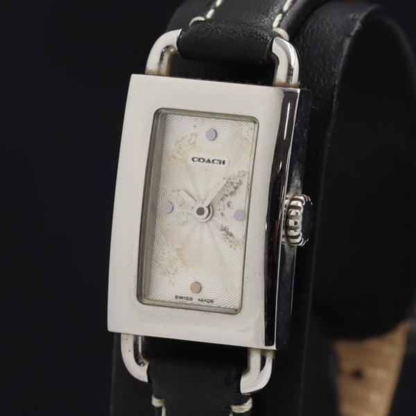 最終値下げ済COACH ホワイト 腕時計 クォーツ 極美品 COACH コーチ 腕時計 クォーツ時計 銀色 白新品
