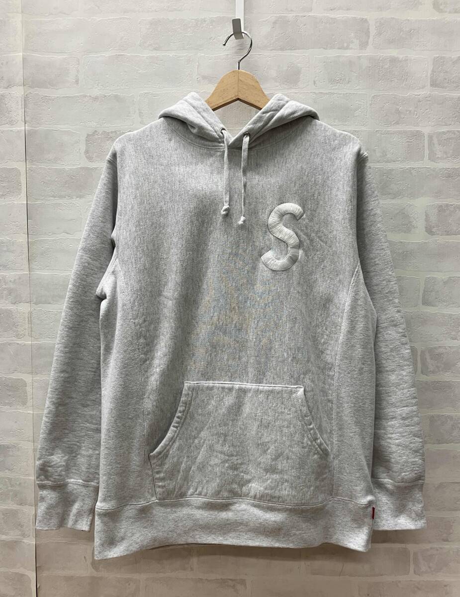 【希少人気モデル】シュプリーム　刺繍Sロゴ　プルオーバーパーカー　XL 大人気2色‼︎刺繍SロゴS logo‼︎XL】シュプリーム パーカー