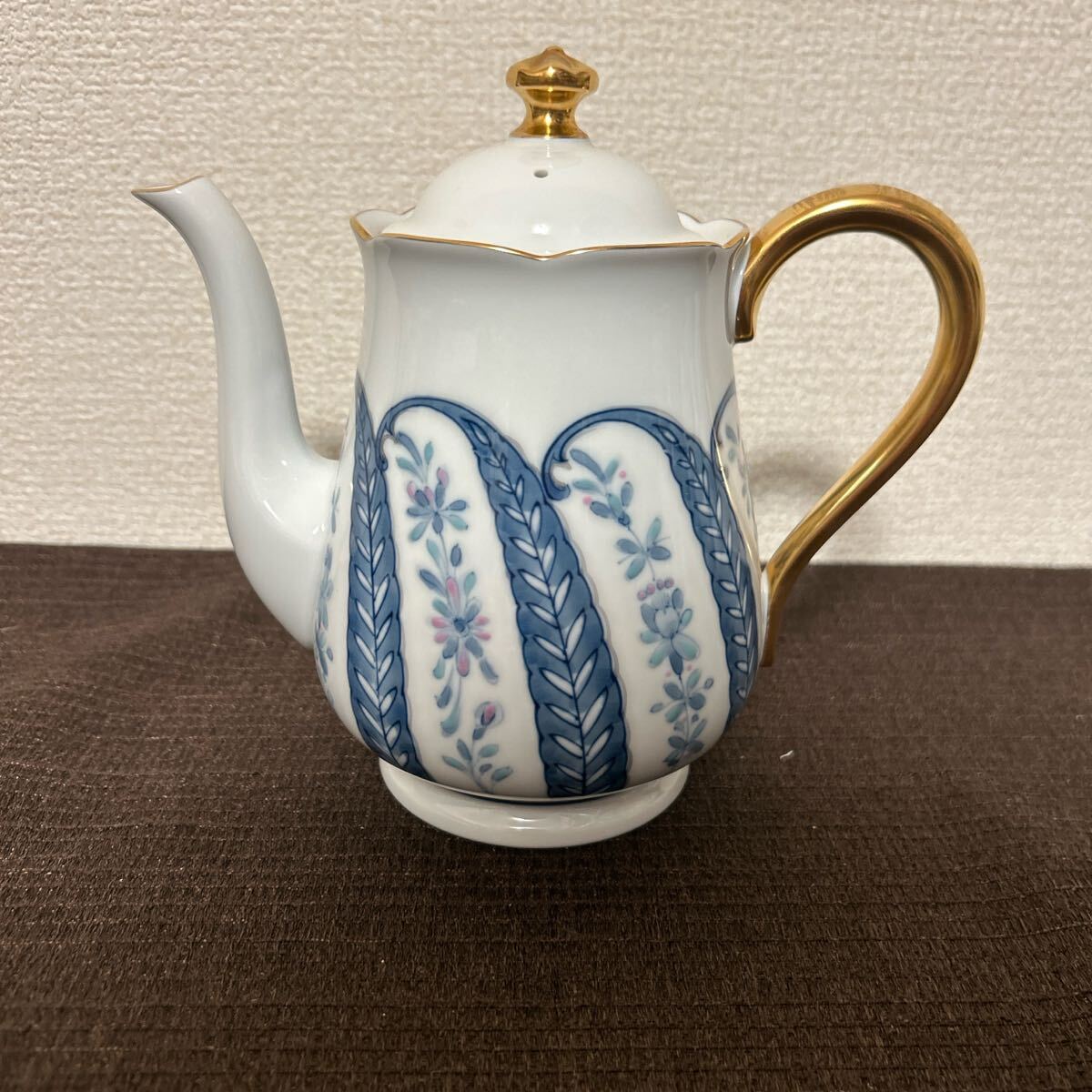 大倉陶園　花瓶　呉須　更紗 手描き】呉須唐草 28cm花器