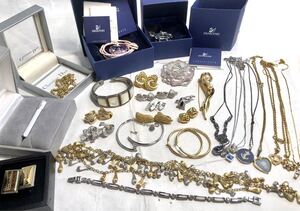 ブランドアクセサリーまとめ ブローチ ネックレス イヤリング ブレスレット カフス wedgwood NINARICCI AVON Monet Dior Monet Swarovski