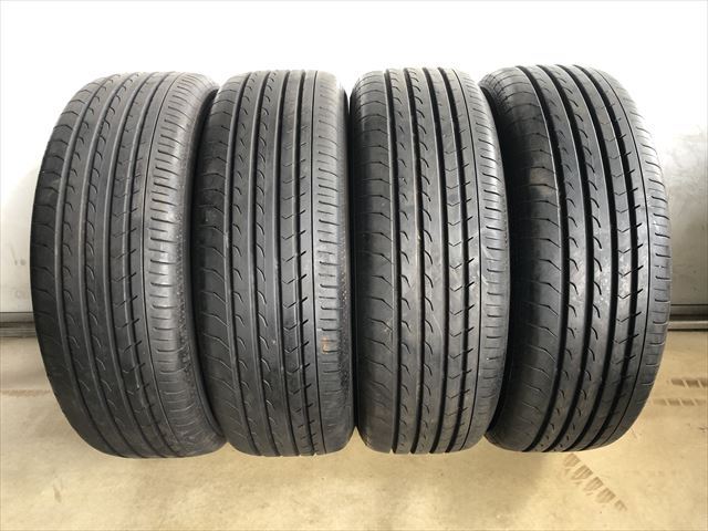 送料込☆中古美品ヨコハマフブルーアースRV03☆215/65R16☆アルファード 送料込☆中古美品ヨコハマフブルーアースRV03☆215/65R16