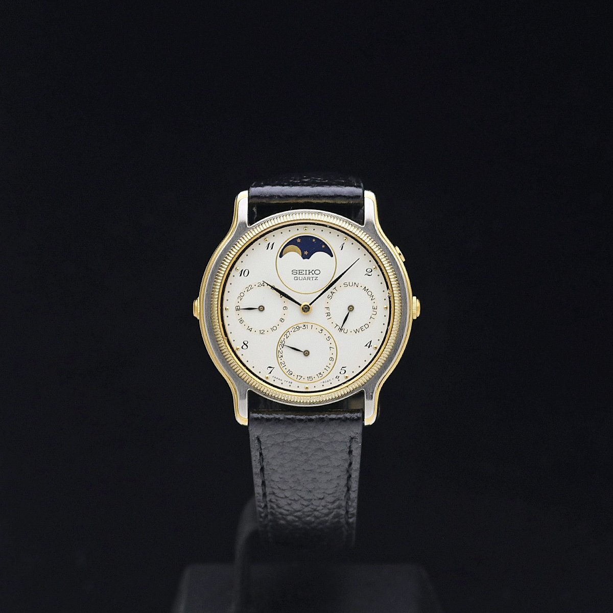 セイコー SEIKO 7F38-6190 クオーツ ムーンフェイズ 時計 セイコー SEIKO 7F38-6190 クオーツ ムーンフェイズ 時計 - メルカリ
