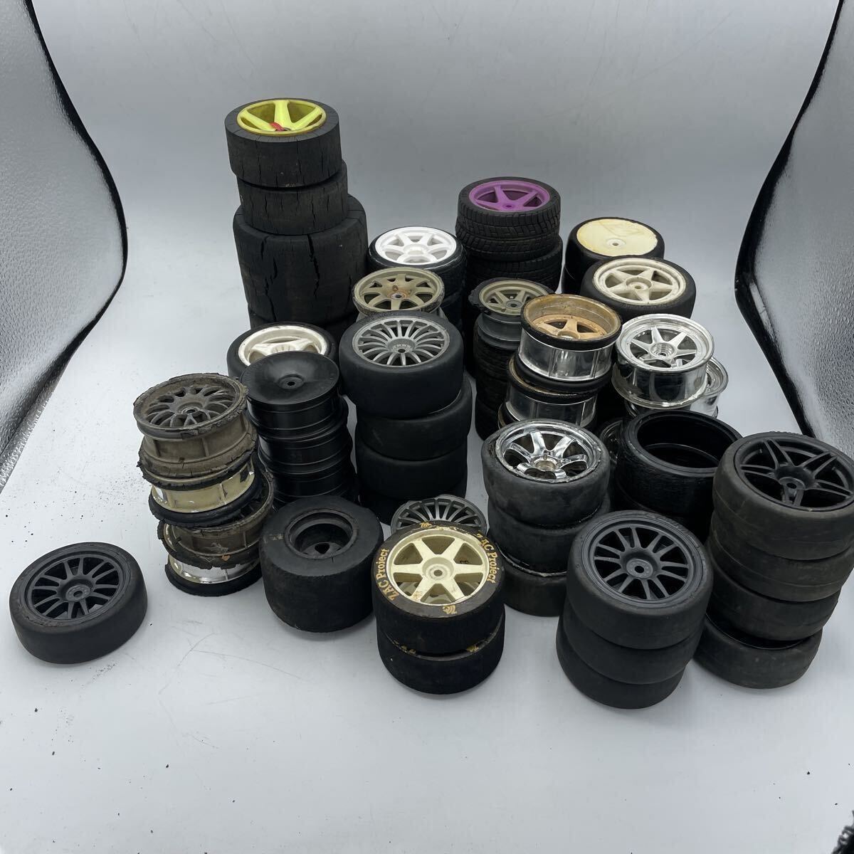 ラジコンタイヤまとめ売り ラジコン トラック タイヤ」の人気商品一覧 | 安い商品を通販