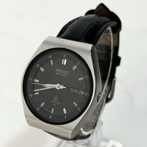 【希少な逸品】 実働 SEIKO TYPE Ⅱ 8223-6000 セイコー タイプ2 黒文字盤 デイデイト アナログ クオーツ メンズ 腕時計 ウォッチ 稼動品
