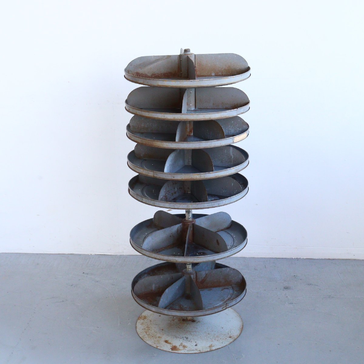 ヴィンテージ インダストリアル ツールキャビネット ツーリングラック 升目 楽天市場】ワイドメッシュキャビネット 4段 メタルラック