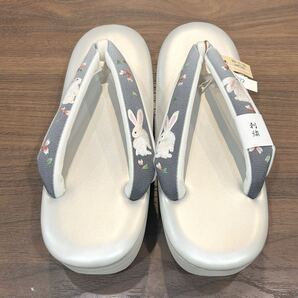 【ディスプレイ品】EVA草履 刺繍鼻緒草履 うさぎ刺繍 Mサイズ