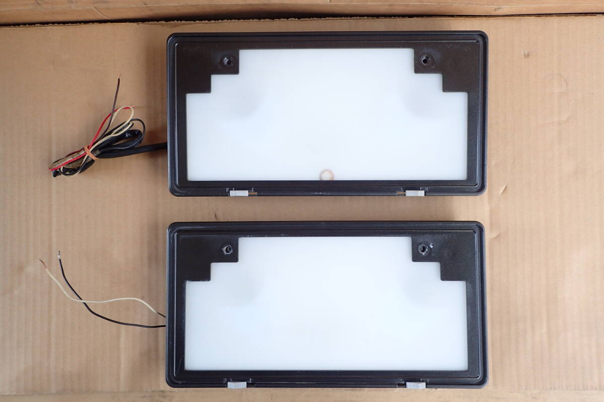 電球タイプ字光式 エイゼット AZ 字光式ナンバー のパーツレビュー | グロリア(みつみん